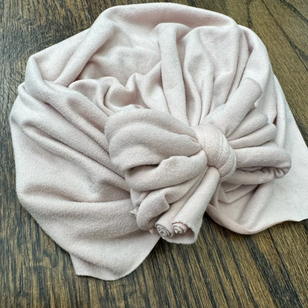 Blush bunny knot